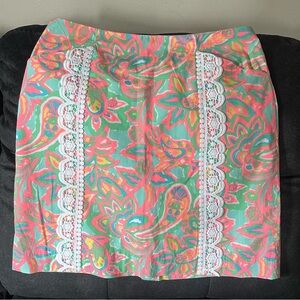 Lilly Pulitzer skirt- size 6. Only worn once.